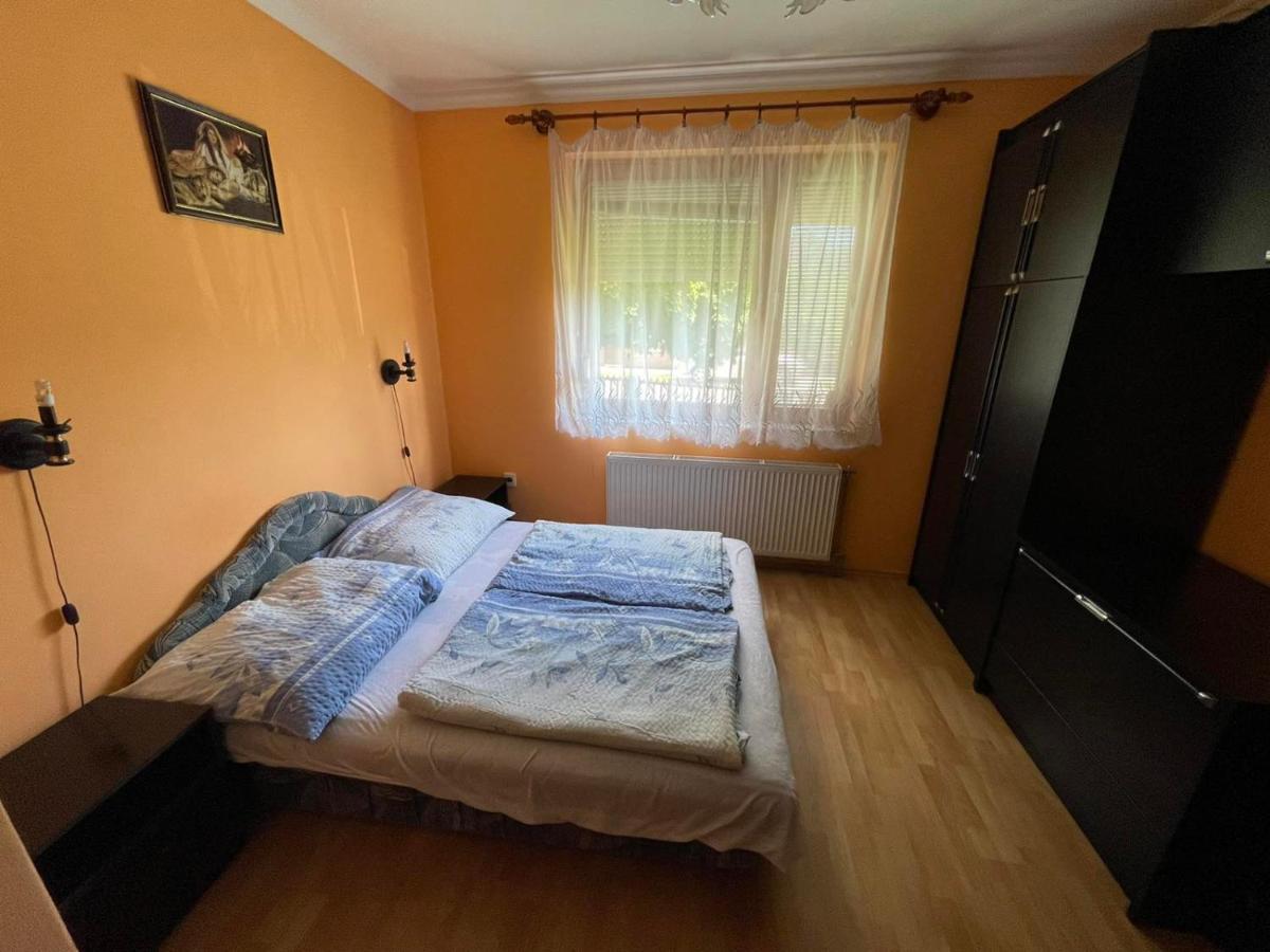 Апартаменты Csillam Vendeghaz Хайдусобосло Экстерьер фото